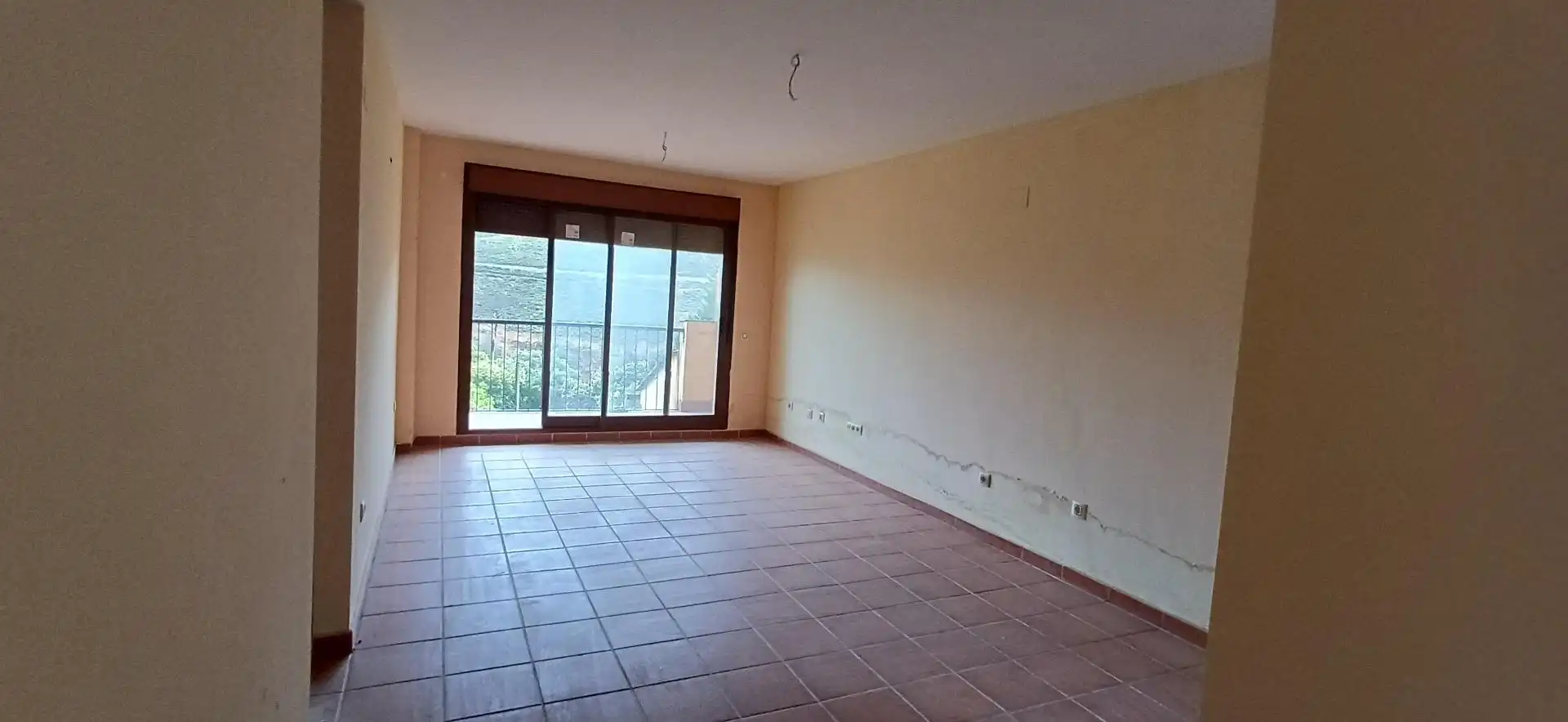 Wohnzimmer von Erdgeschoss zum Verkauf in Ladrillar mit Terrasse und Balkon