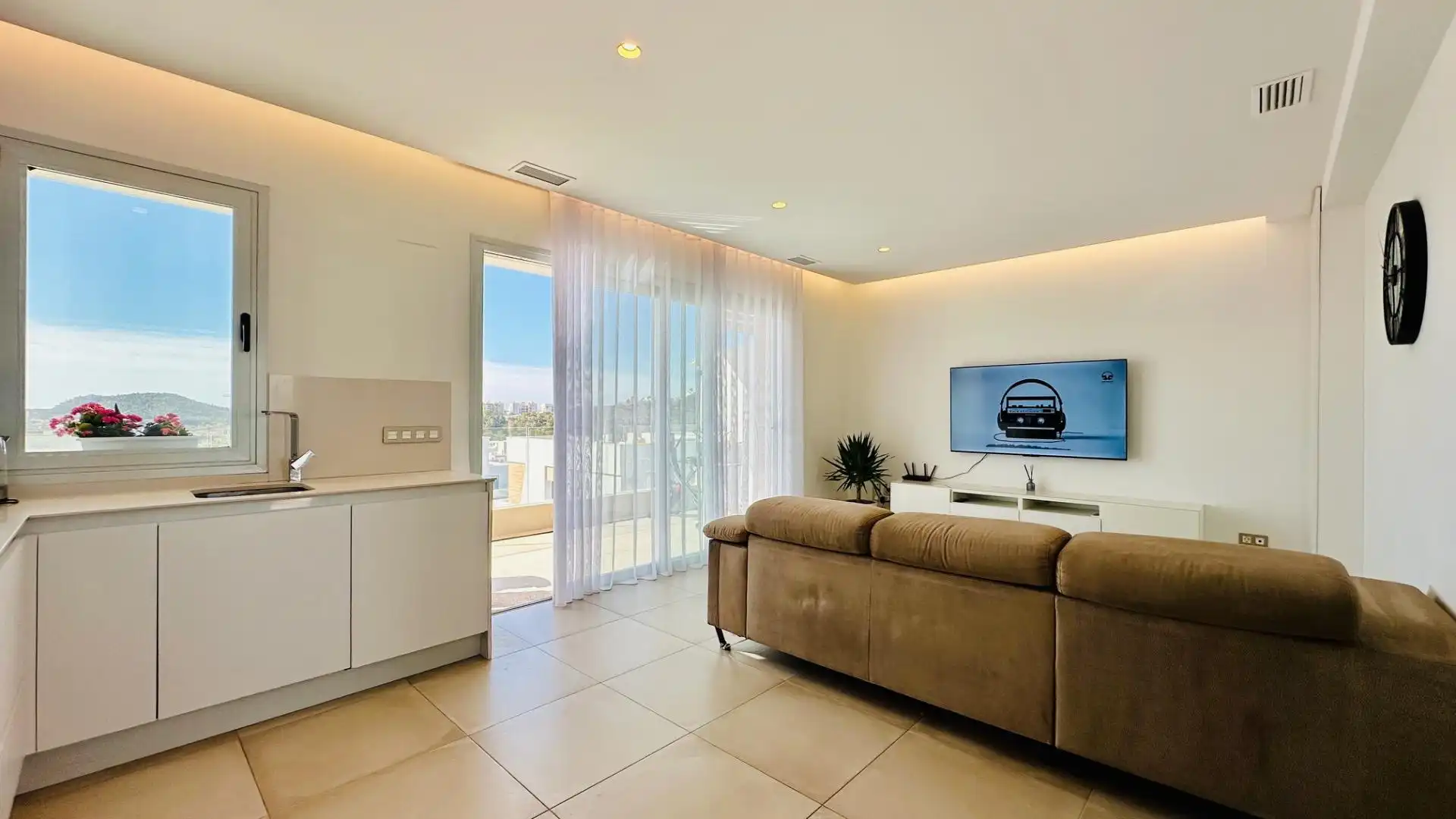 Sala de estar de Ático de alquiler en Finestrat con Aire acondicionado, Calefacción y Terraza