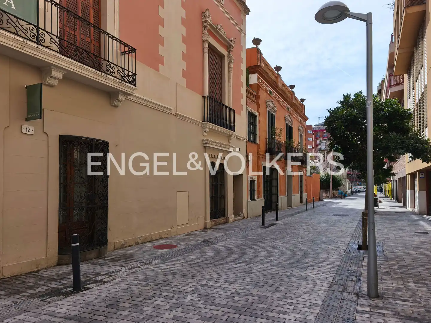 Vista exterior de Piso en venta en Barcelona con Calefacción y Amueblado