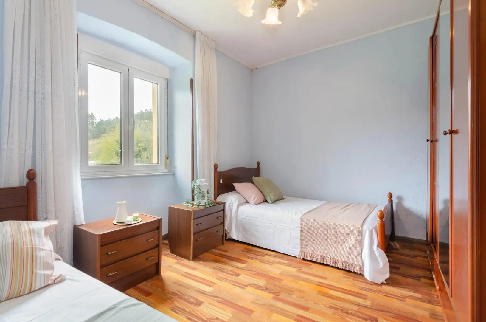 Habitación de Casa o chalet en venta en Salas con Calefacción, Jardín privado y Amueblado