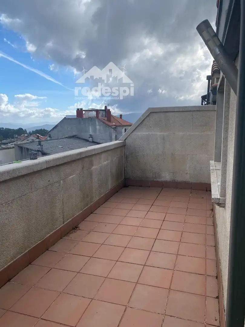Terraza de Ático de alquiler en A Cañiza   con Calefacción, Terraza y Amueblado