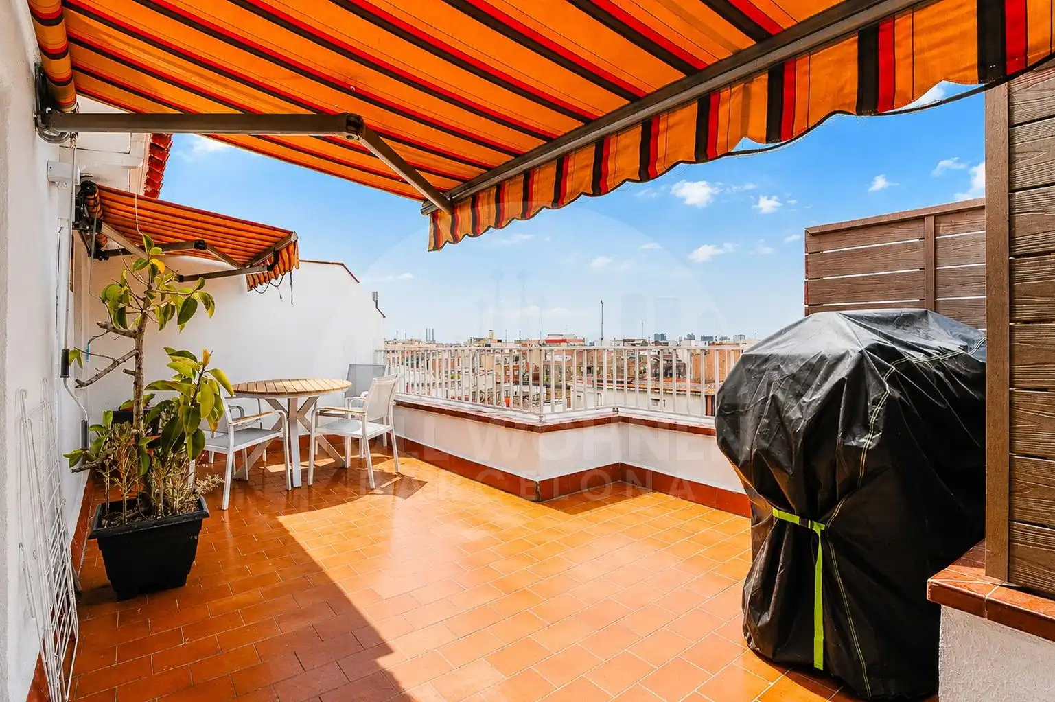 Terraza de Ático en venta en Barcelona con Aire acondicionado y Terraza