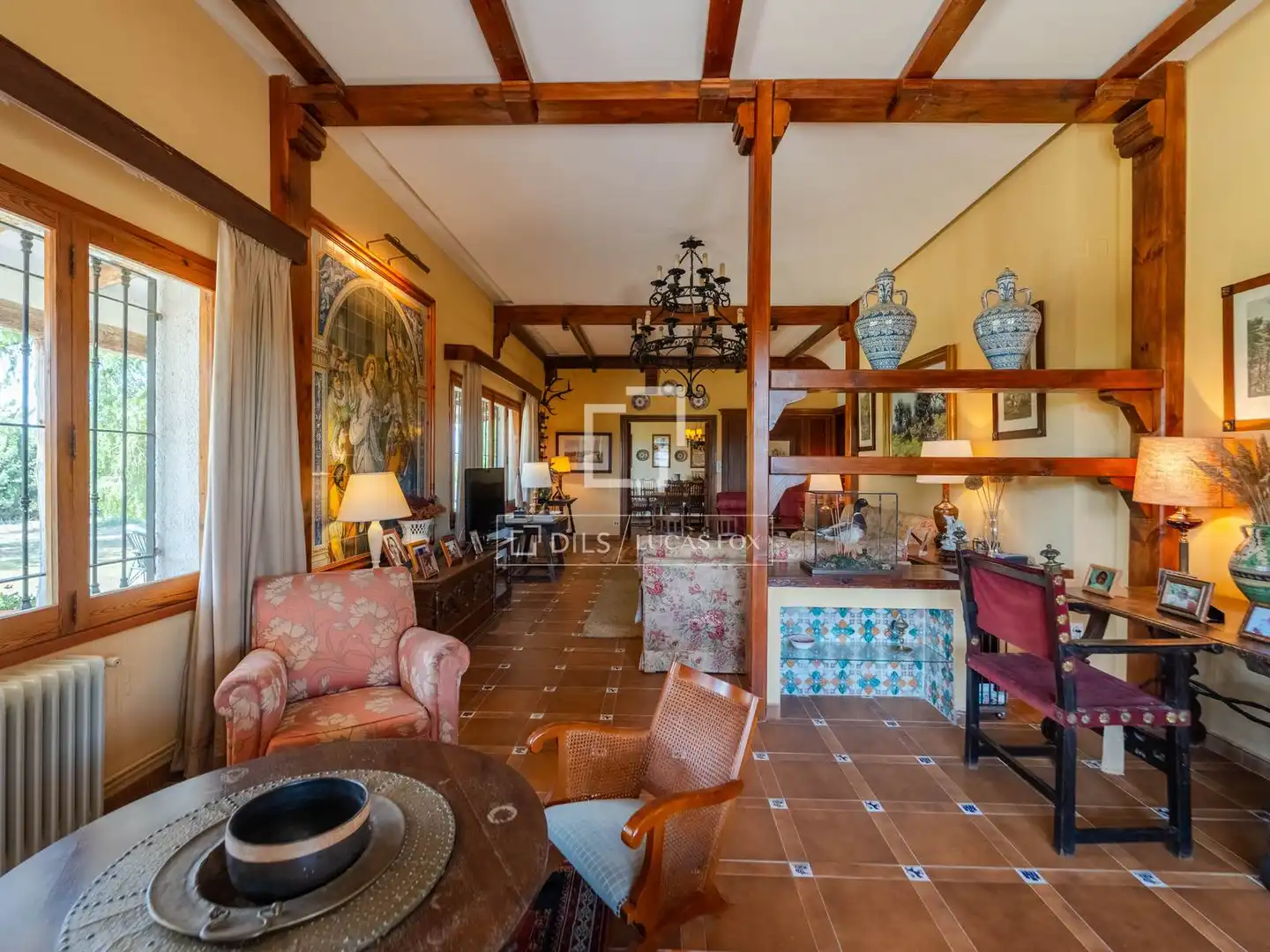 Sala d'estar de Finca rústica en venda en Requena amb Calefacció, Jardí privat i Terrassa
