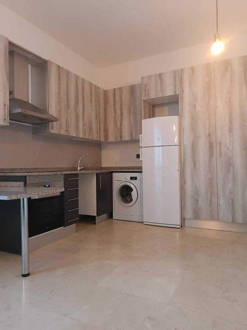 Cuina de Apartament de lloguer en  Madrid Capital amb Aire condicionat, Calefacció i Terrassa