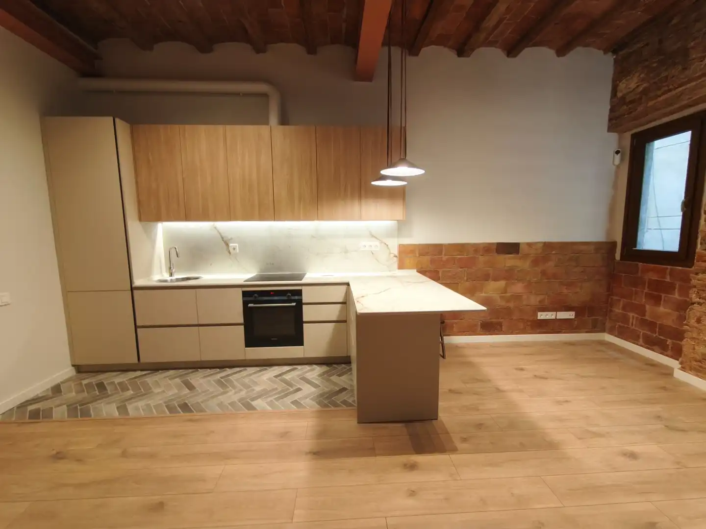 Cuina de Pis en venda en Barcelona amb Aire condicionat, Calefacció i Parquet