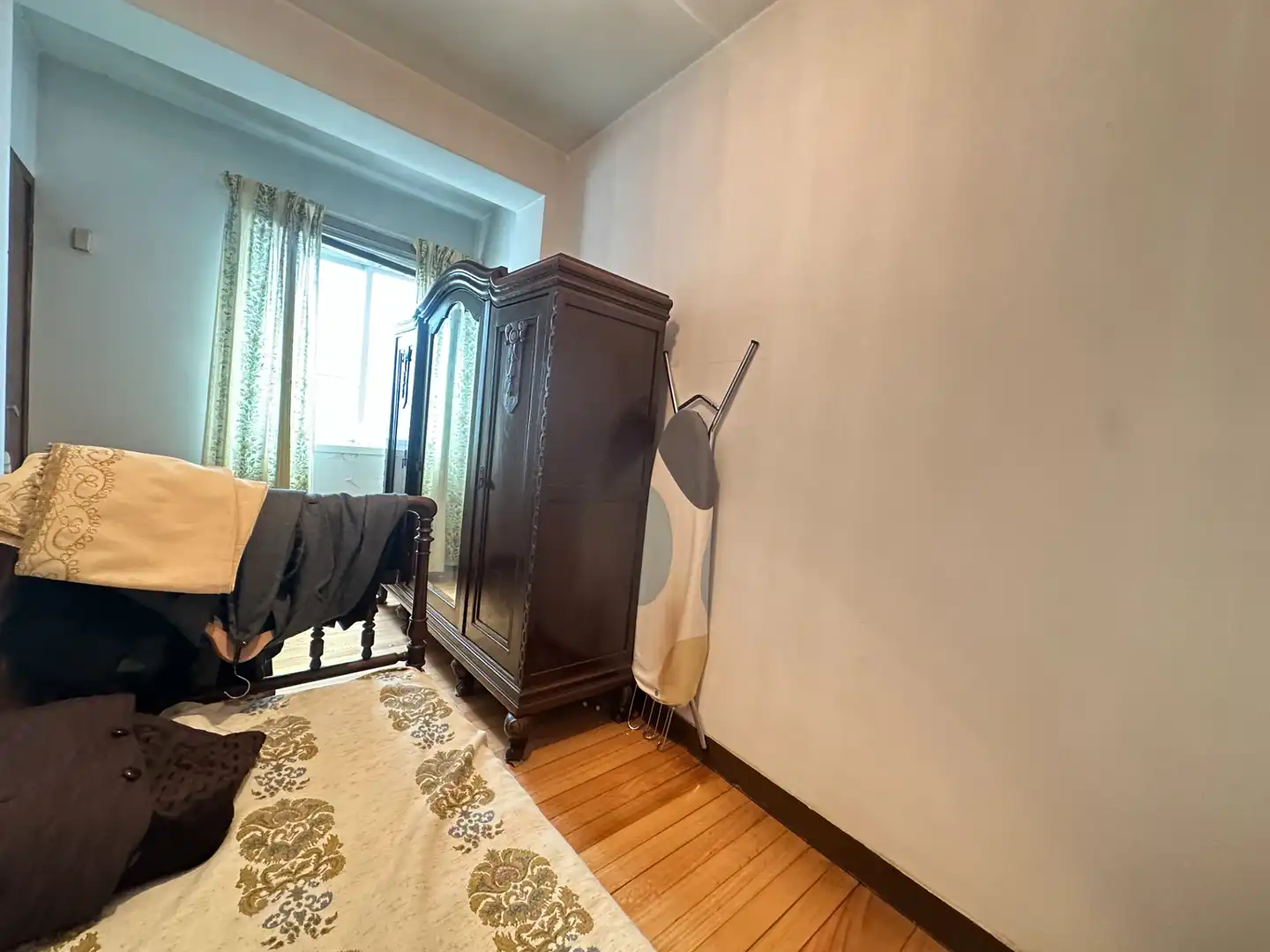 Habitación de Piso en venta en Santiago de Compostela  con Calefacción y Trastero