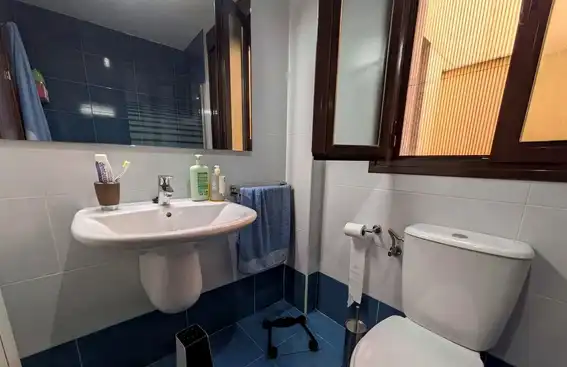 Baño de Piso de alquiler en Linares con Aire acondicionado, Calefacción y Parquet