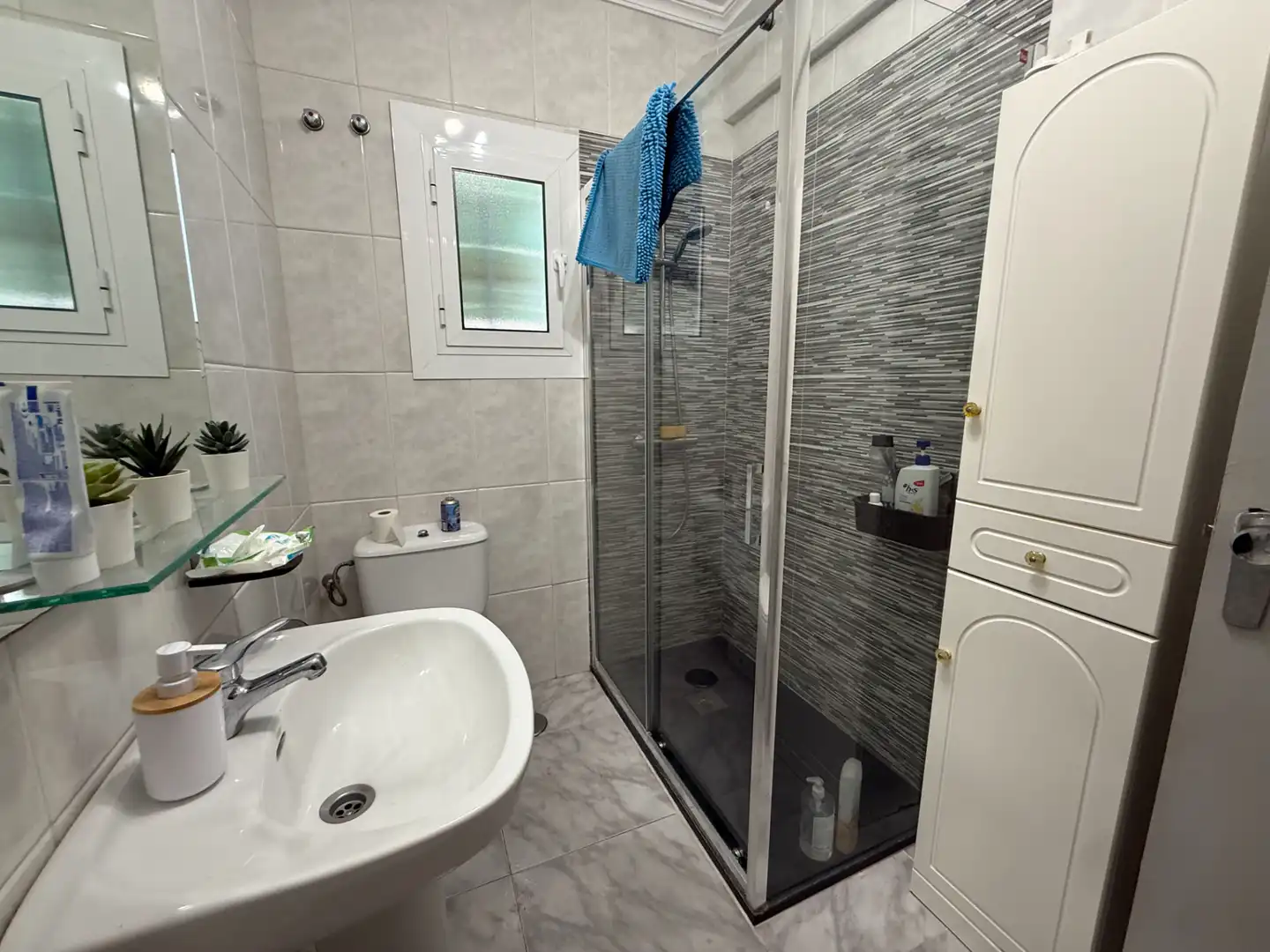 Baño de Piso de alquiler en Málaga con Amueblado, Horno y Lavadora