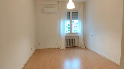 Foto 5 de Apartamento de alquiler en Calle de Enrique Larreta, 12, Castilla,  Madrid Capital