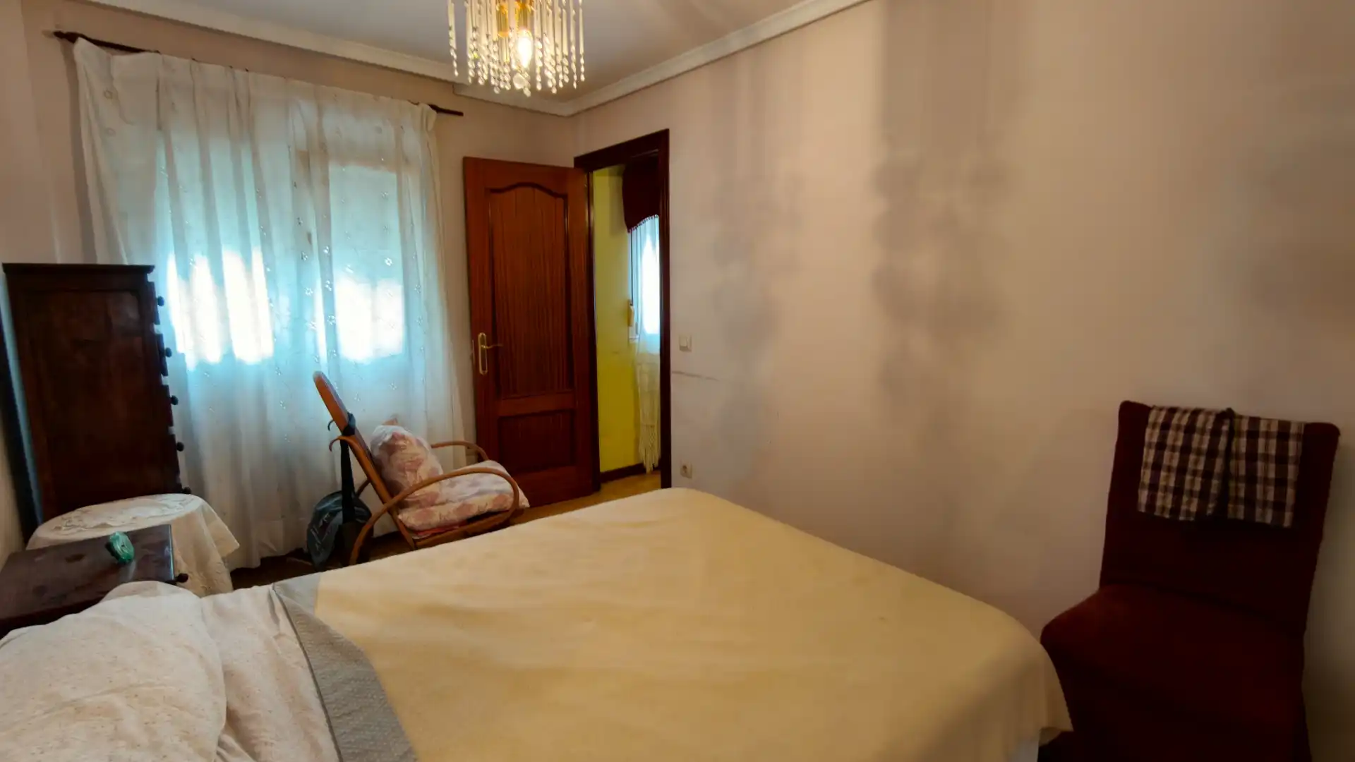 Habitación de Piso en venta en Avilés con Calefacción y Parquet