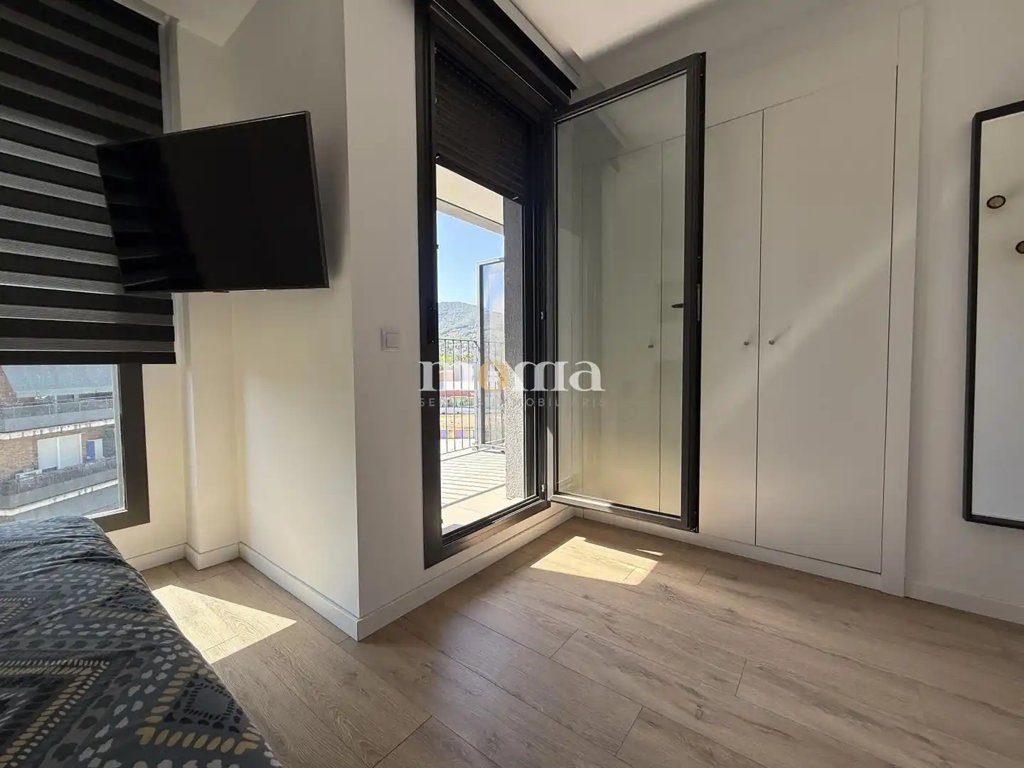 Dormitori de Dúplex en venda en Montornès del Vallès amb Calefacció, Parquet i Terrassa