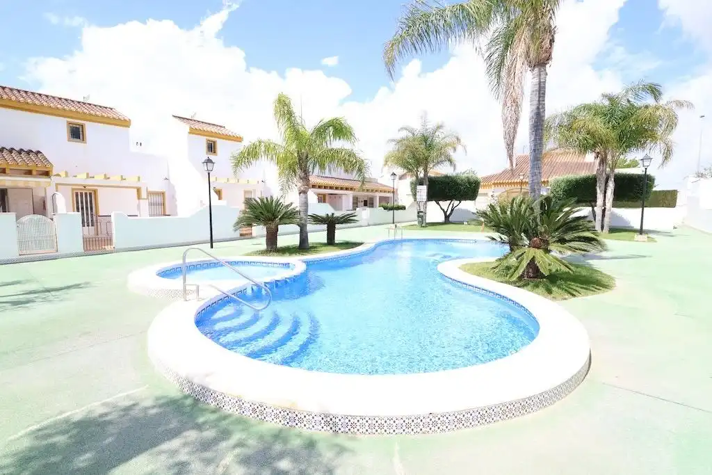 Piscina de Casa o chalet en venta en Pilar de la Horadada con Jardín privado, Terraza y Amueblado