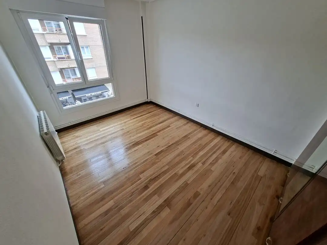 Habitación de Piso en venta en Abadiño  con Calefacción y Balcón