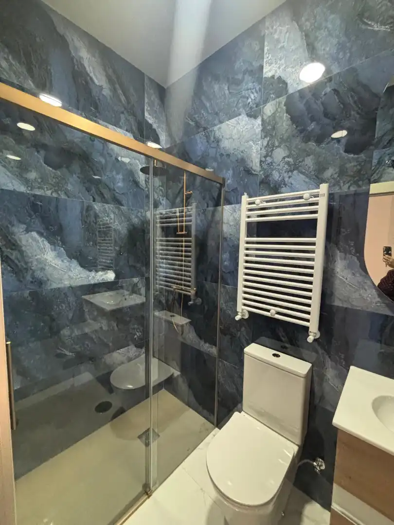 Bany de Apartament de lloguer en Albacete amb Aire condicionat, Calefacció i Parquet