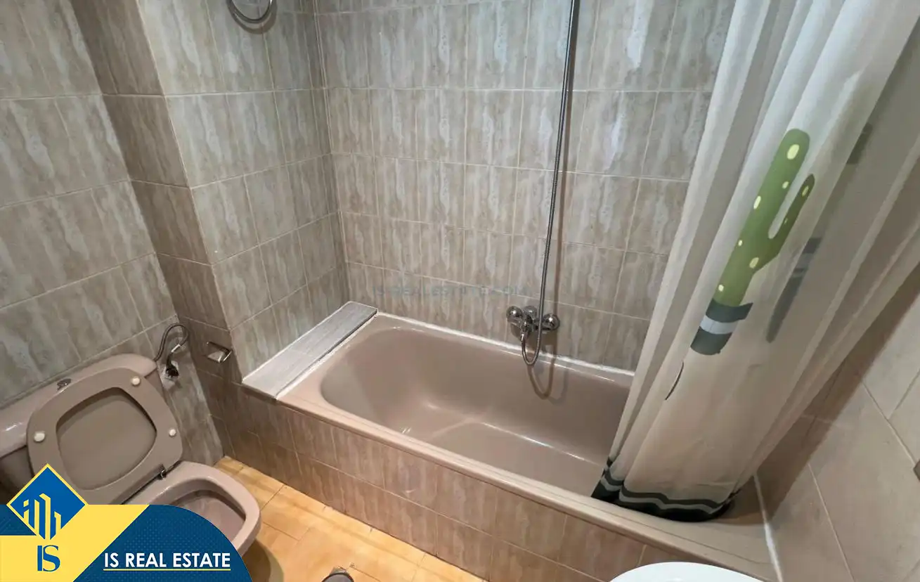 Bathroom of Study for sale in Torrevieja  with Air Conditioner, Heating and Terrace