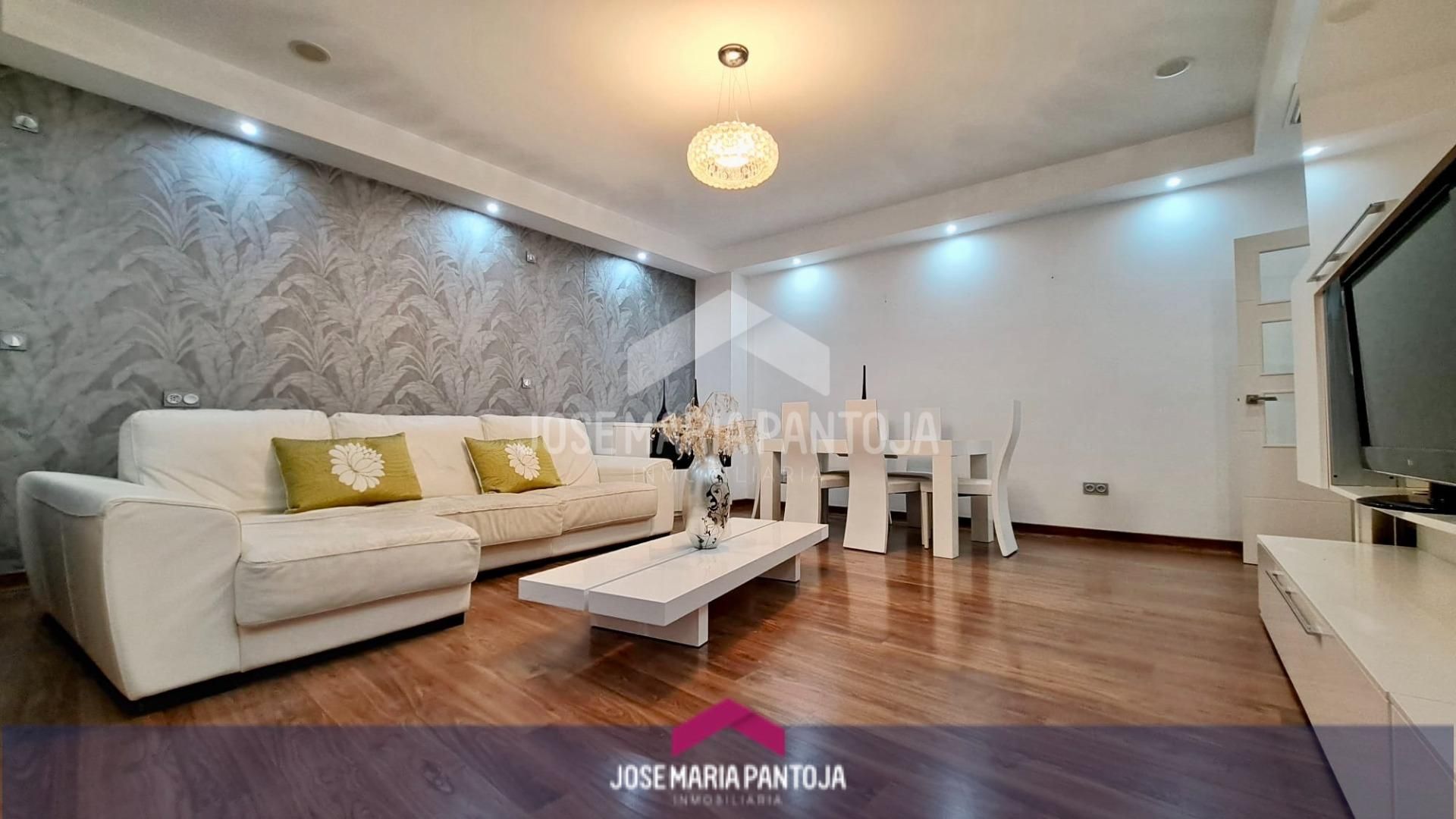 Sala d'estar de Casa o xalet en venda en Espera amb Aire condicionat, Calefacció i Terrassa