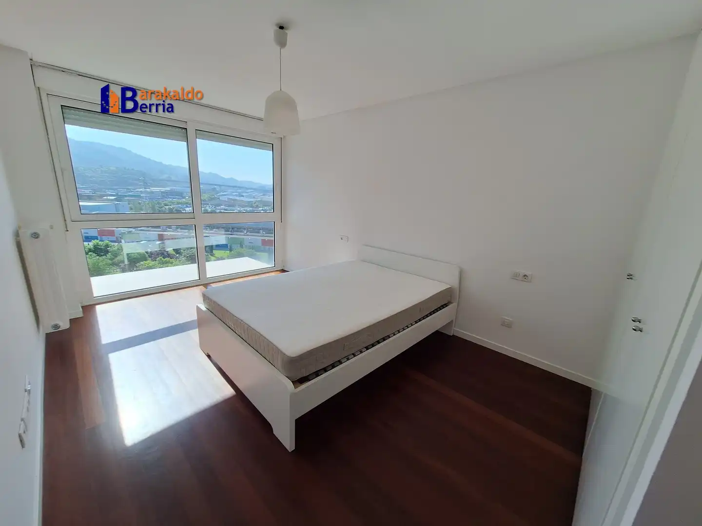Habitación de Apartamento en venta en Barakaldo  con Calefacción