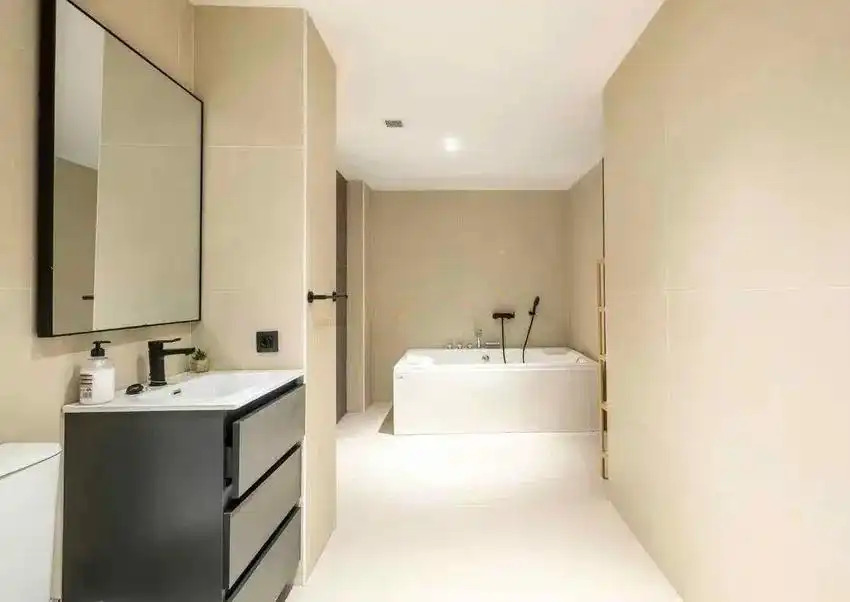 Baño de Planta baja en venta en Valencia con Aire acondicionado y Amueblado