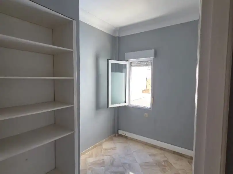Dormitori de Oficina de lloguer en Huelva