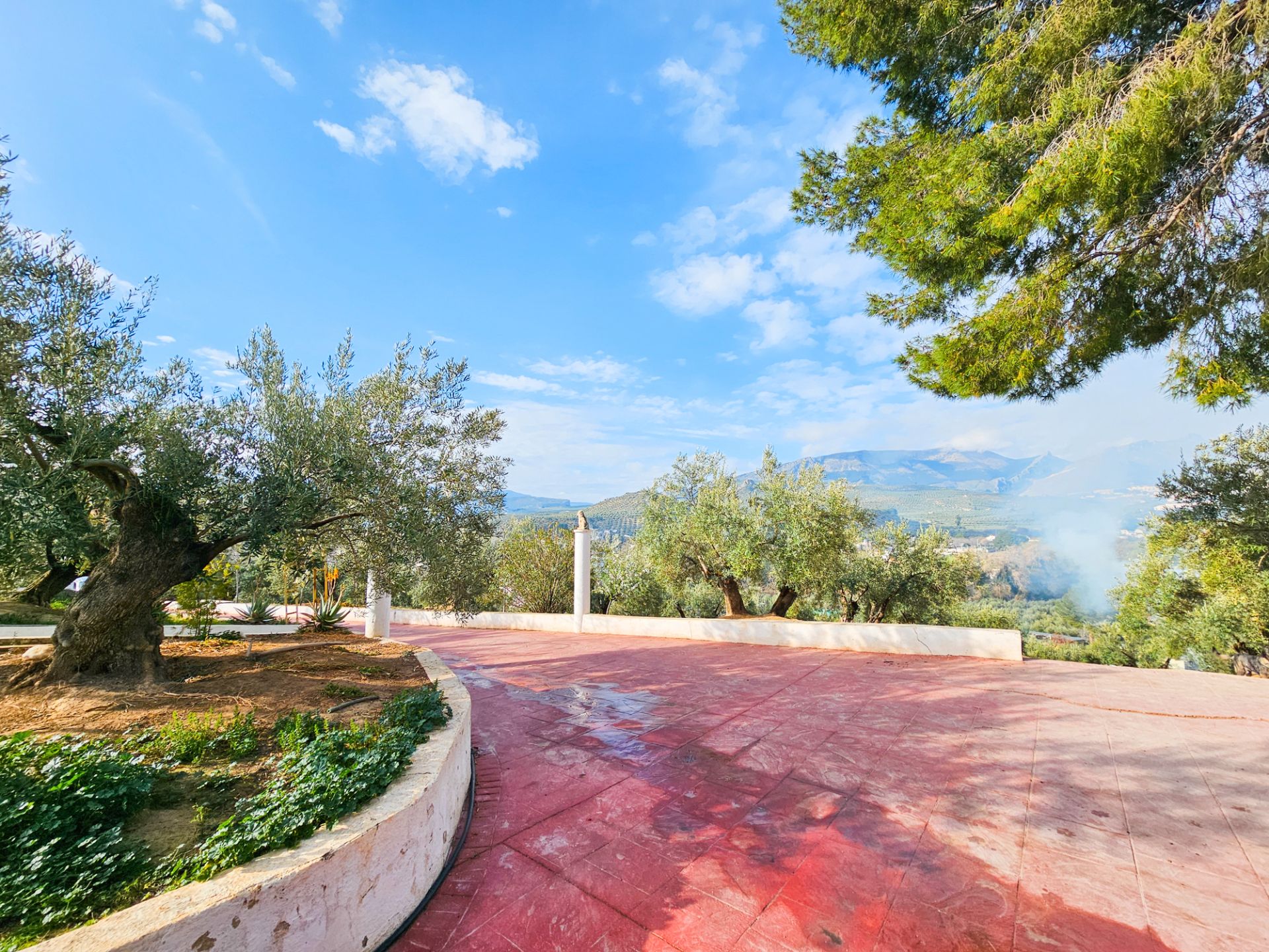 Vista exterior de Casa o xalet en venda en  Jaén Capital amb Aire condicionat, Calefacció i Jardí privat