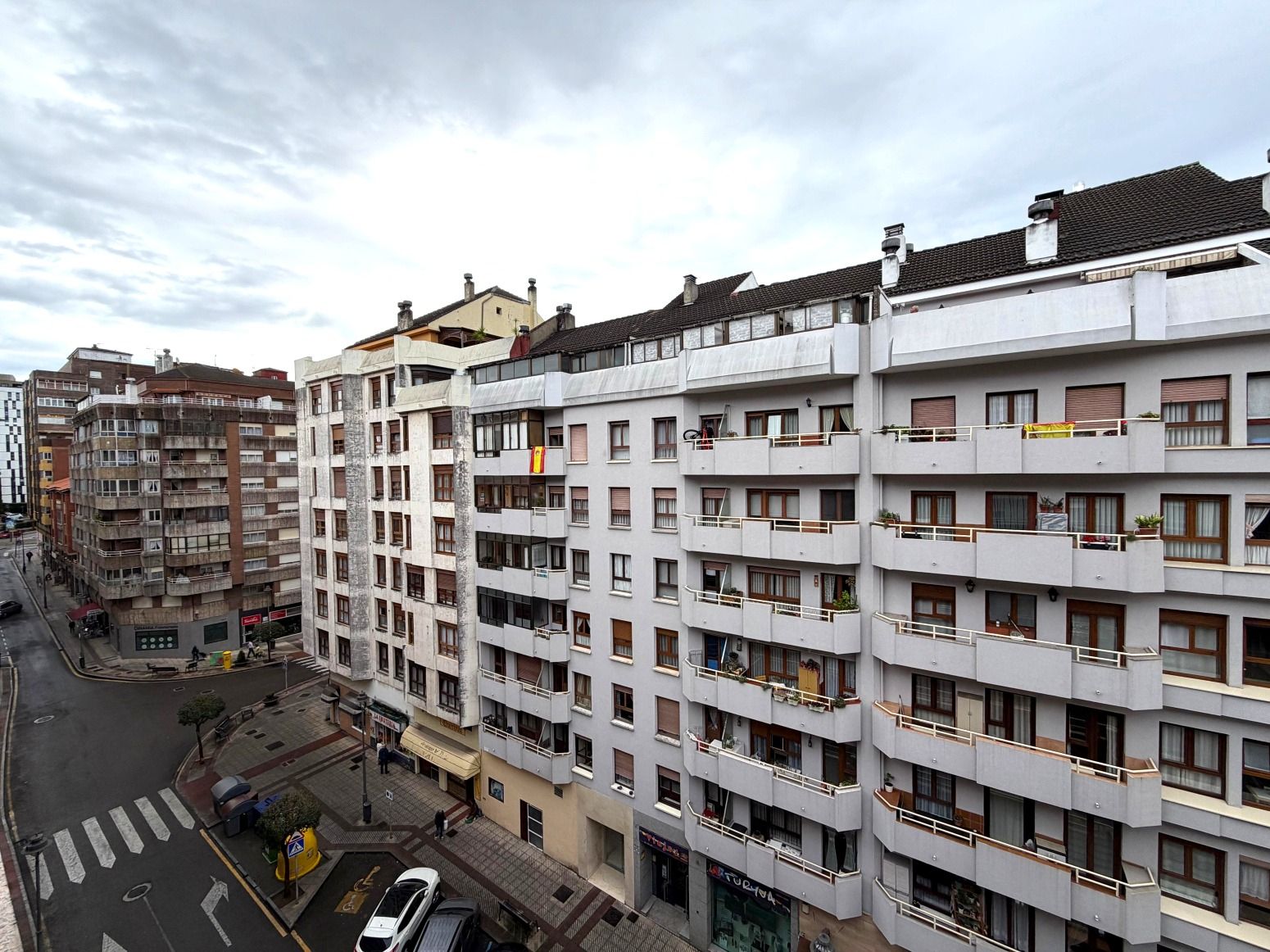 Vista exterior de Pis en venda en Avilés amb Calefacció, Parquet i Terrassa
