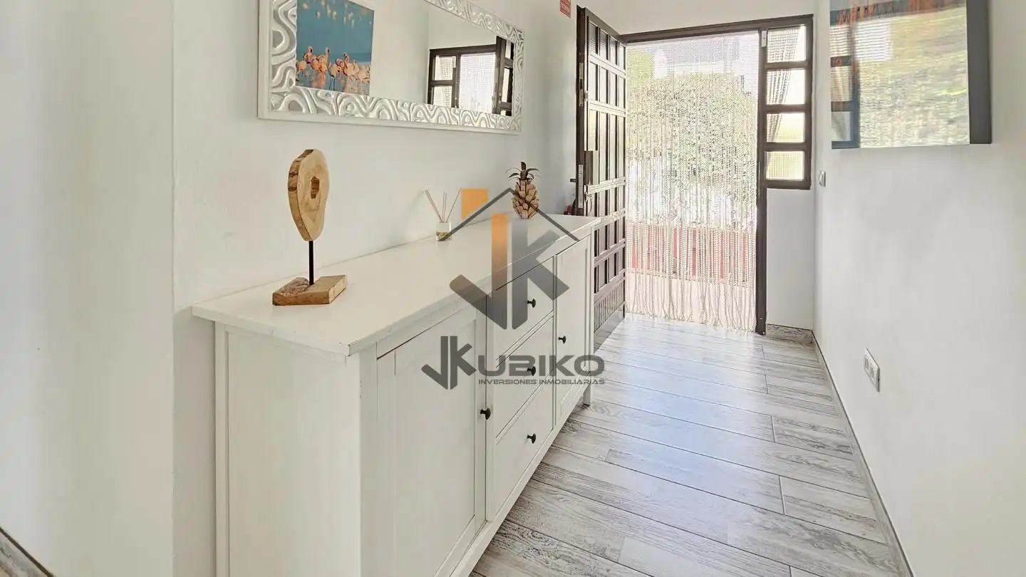 Houses for sale in Arafo  with Air Conditioner, Private garden and Terrace