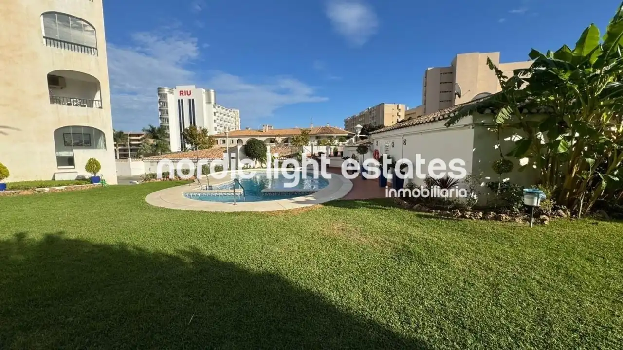 Piso con piscina en venta en La Carihuela - Los Nidos, imagen 6