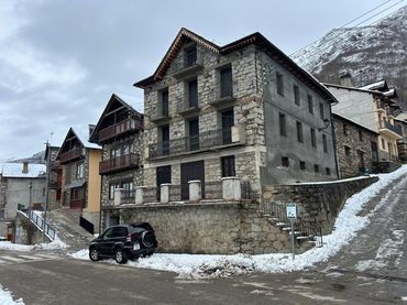 Xalet en venda a DE LA MOLINA-ISIL