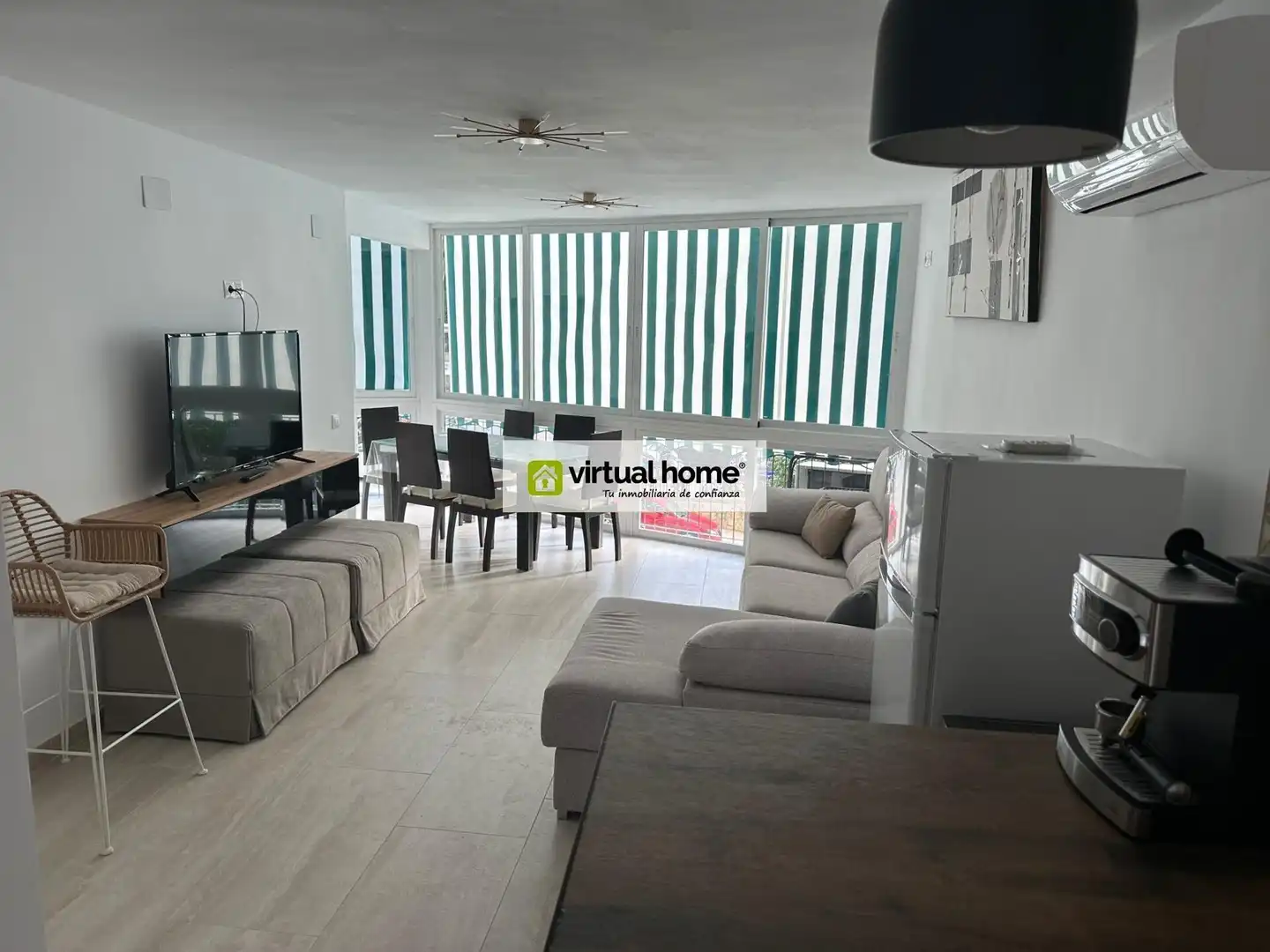 Sala d'estar de Apartament en venda en Benidorm amb Aire condicionat i Piscina comunitària