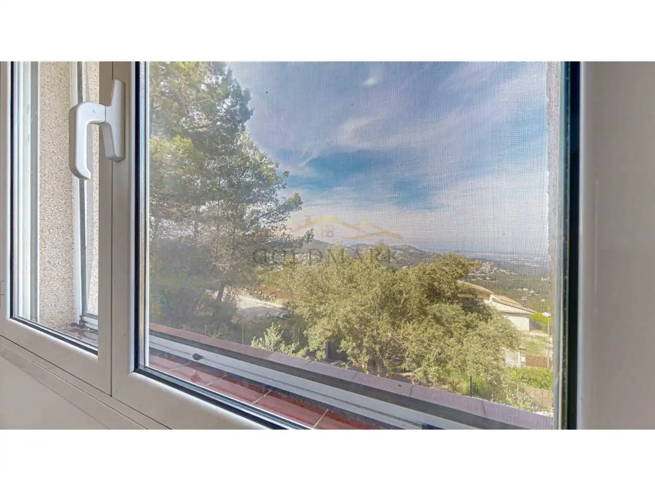 Vista exterior de Casa o xalet en venda en Corbera de Llobregat amb Aire condicionat, Jardí privat i Terrassa