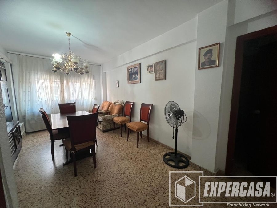 Comedor de Piso en venta en Silla con Terraza