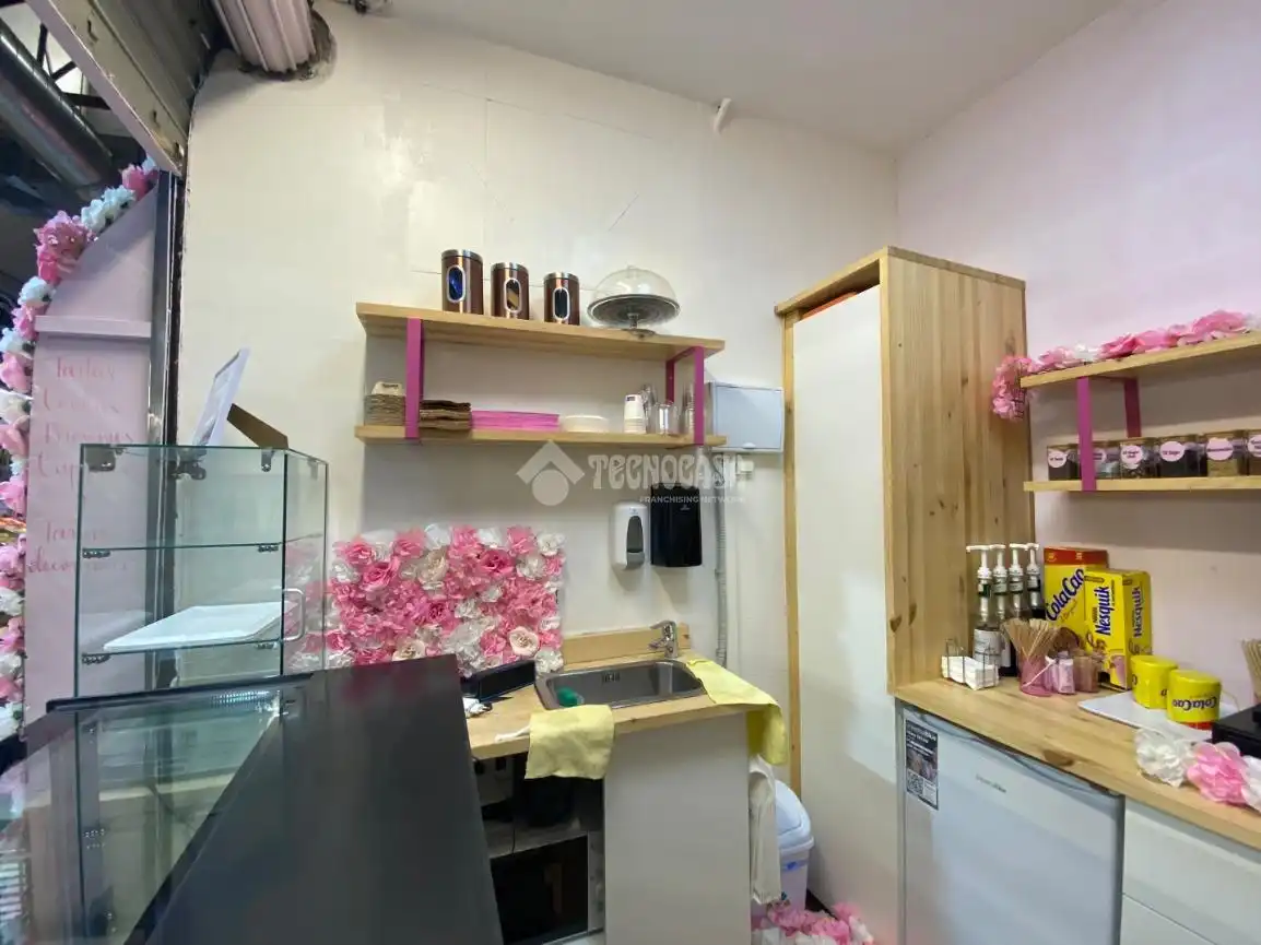 Local comercial en venda a Latina, imagen 2