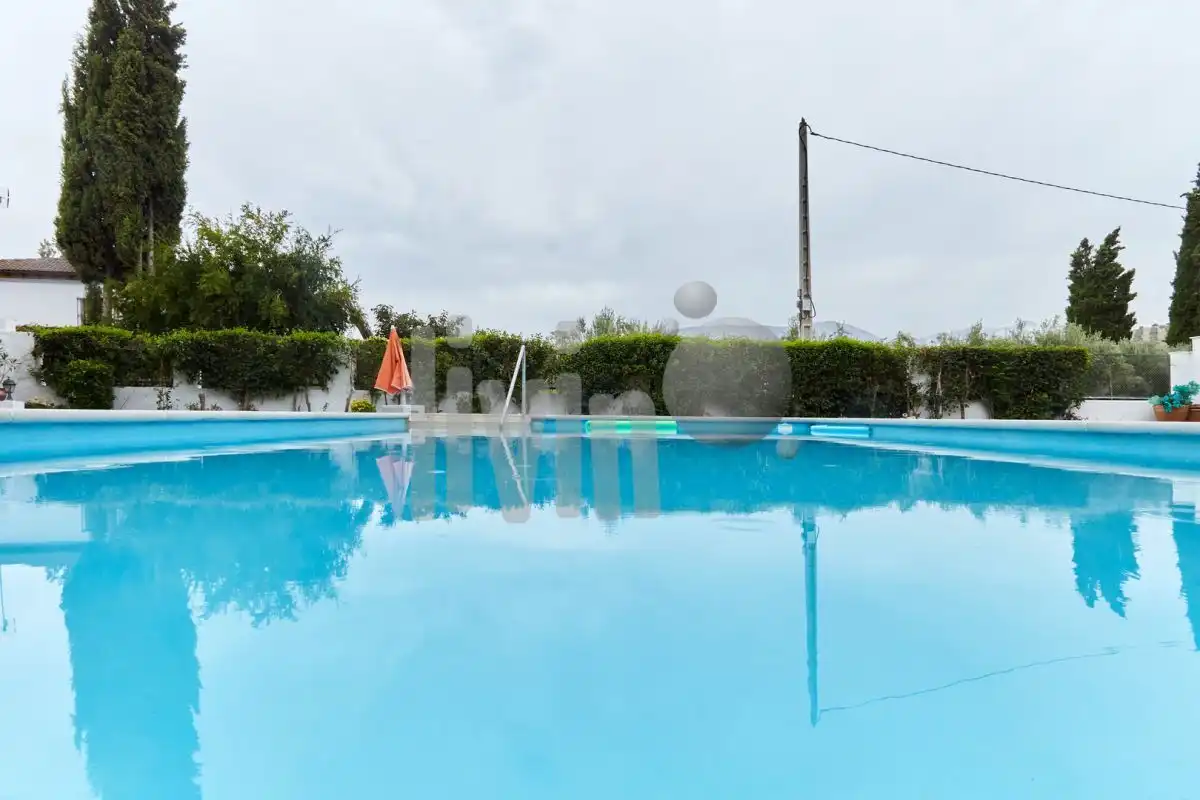 Piscina de Casa o xalet en venda en Jaén amb Traster