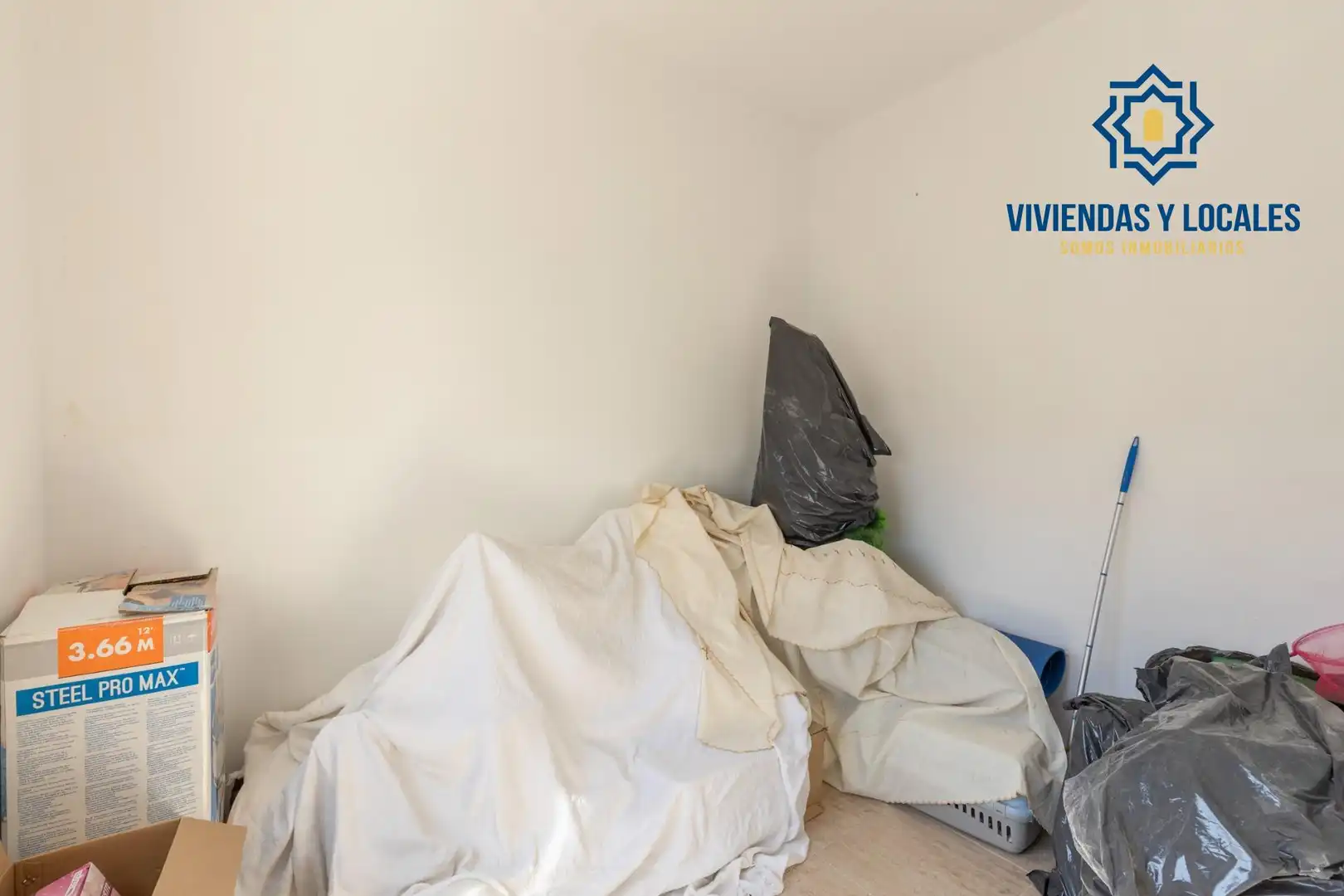 Dormitori de Casa o xalet en venda en La Zubia amb Terrassa