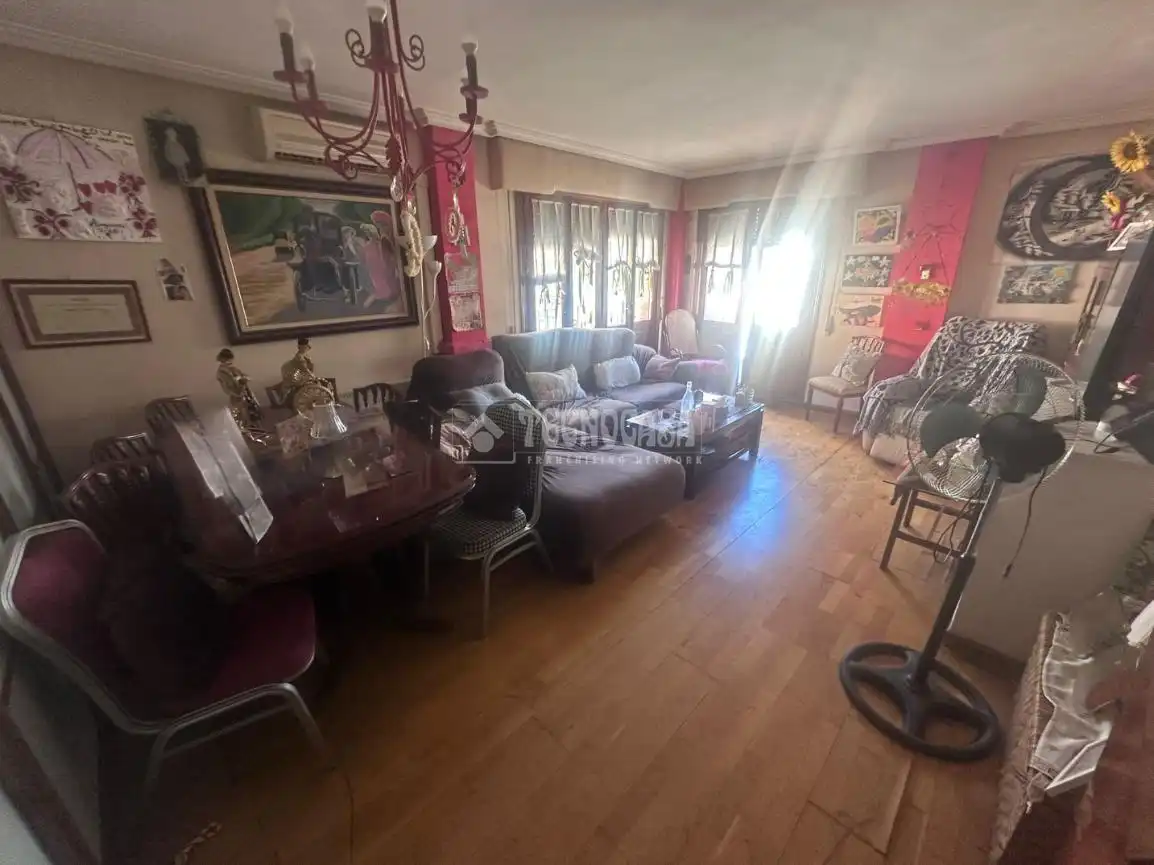 Piso en venta en Avenida de la constitución, Centro