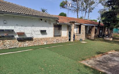 Vista exterior de Casa o xalet en venda en Nuevo Baztán amb Terrassa, Piscina i Balcó