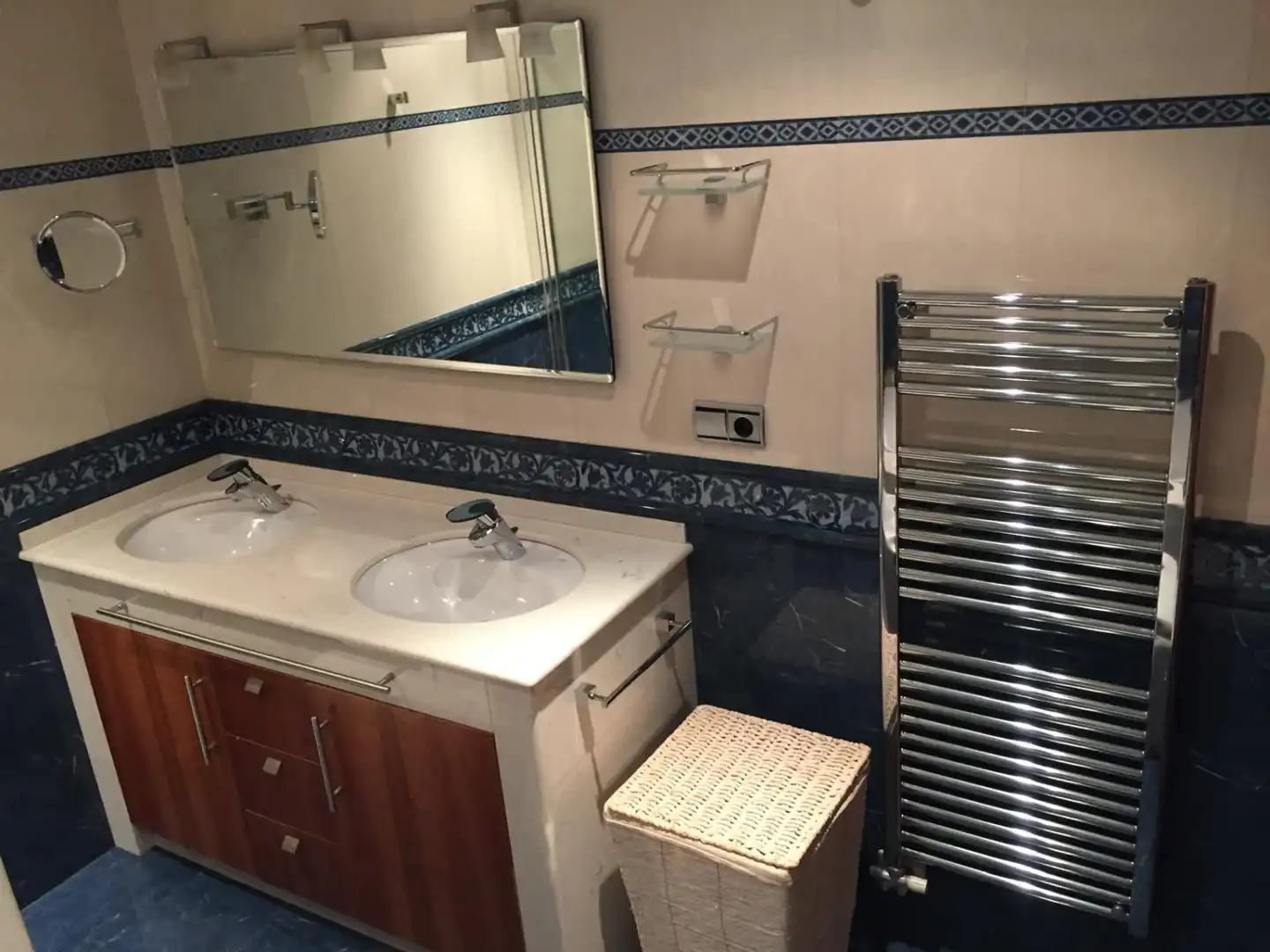 Baño de Piso de alquiler en Vilagarcía de Arousa con Calefacción, Amueblado y Horno