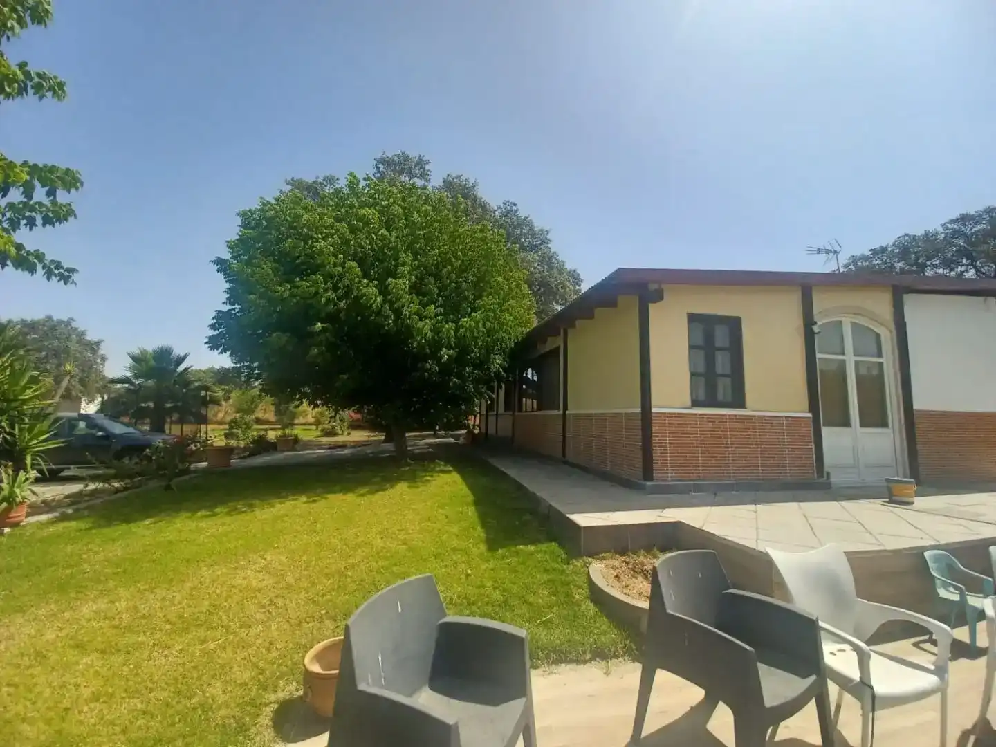 Vista exterior de Casa o xalet en venda en Castilblanco de los Arroyos amb Aire condicionat i Piscina