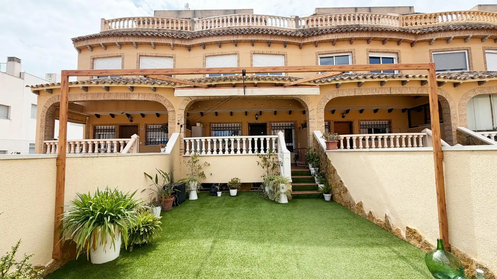 Exterior view of Houses for sale in Guardamar del Segura  with Air Conditioner, Private garden and Storage room