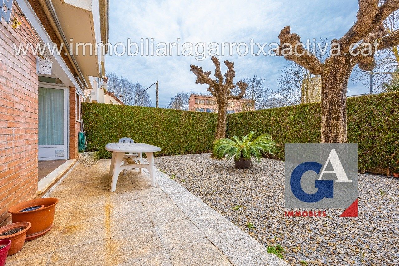 Jardí de Pis en venda en Olot amb Calefacció, Terrassa i Traster