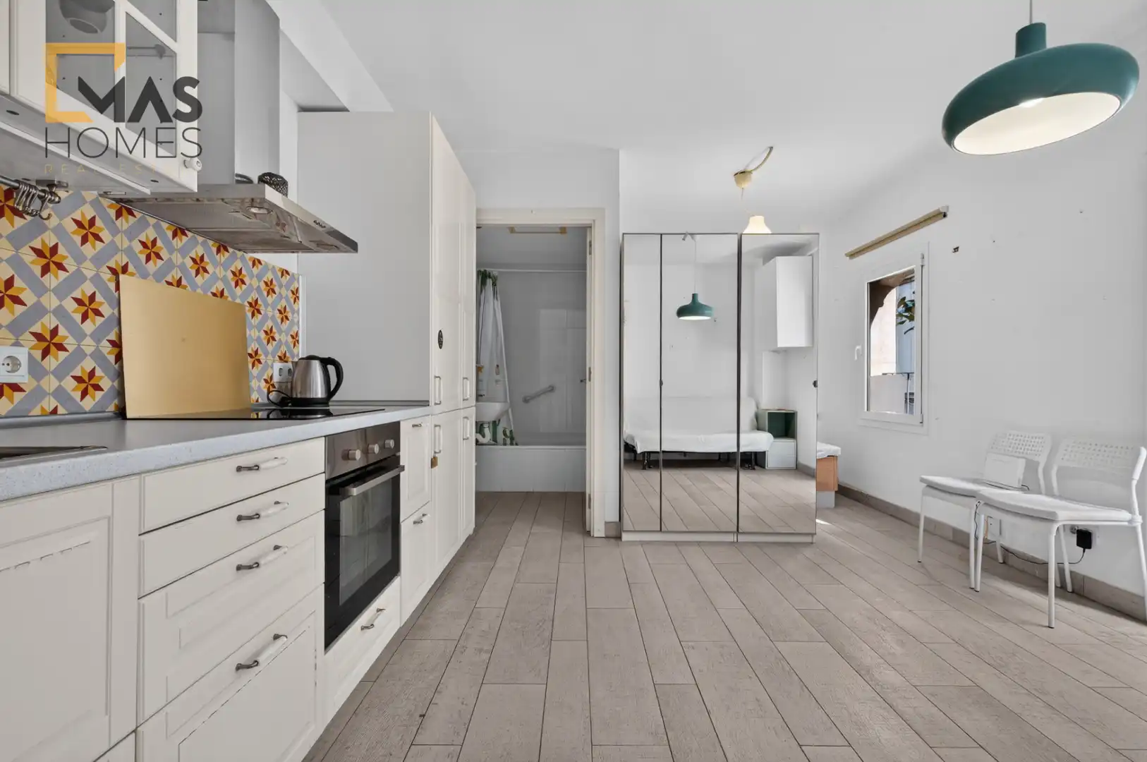 Kitchen of Buildings for sale in Ciutat Vella