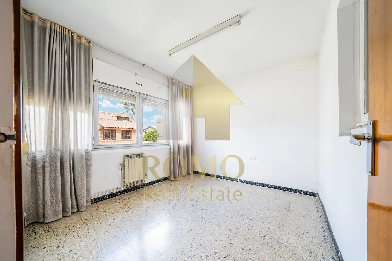 Bedroom of Houses for sale in Santa Perpètua de Mogoda  with Terrace, Storage room and Balcony