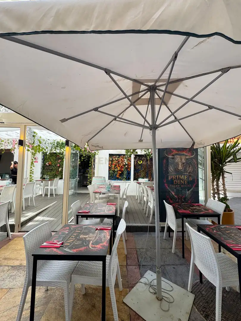 Terraza de Local en traspaso en Fuengirola con Aire acondicionado