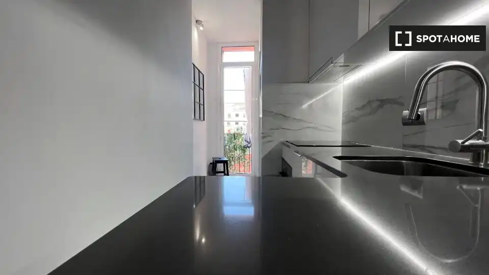 Flat with terrace to rent in Sants - Montjuïc