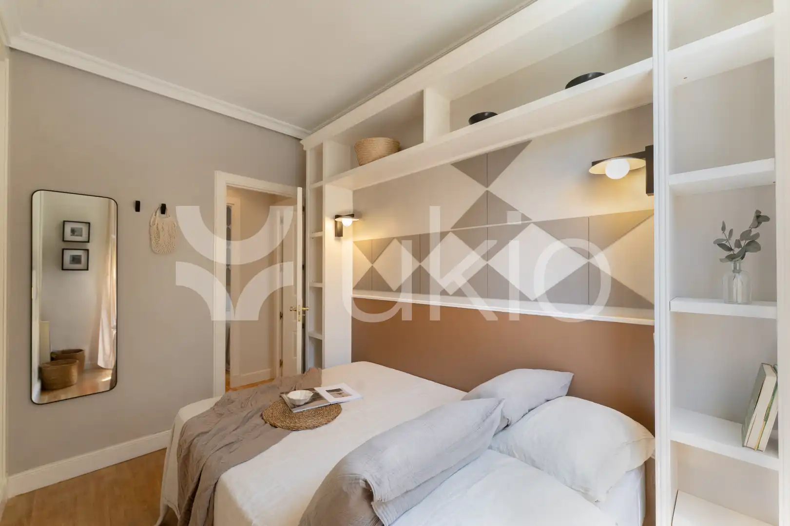 Apartamento de alquiler en Avenida de Alberto de Alcocer, Hispanoamérica - Bernabéu