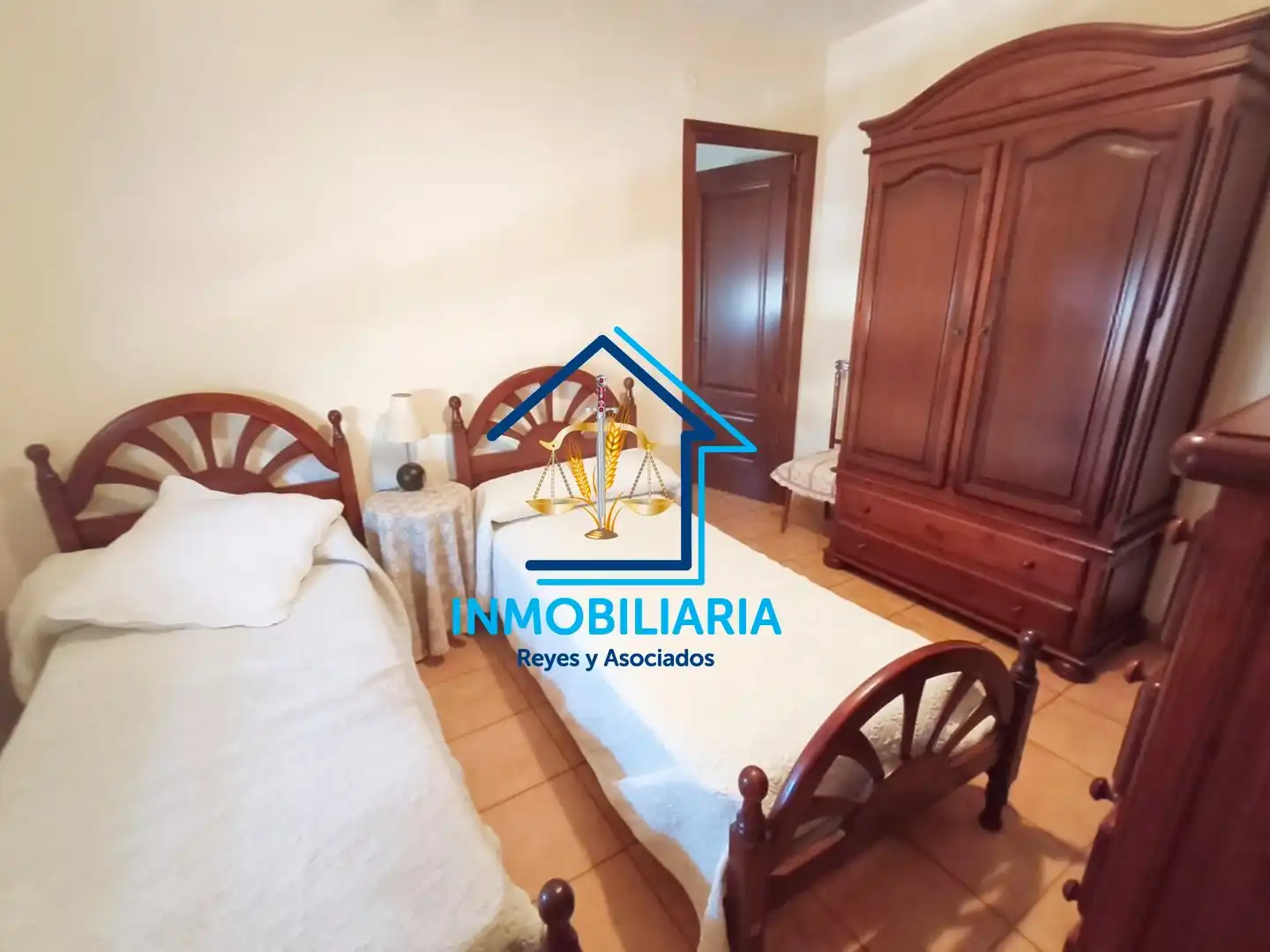 Wohnung zum Verkauf in Córdoba mit Klimaanlage, Terrasse und Möbliert