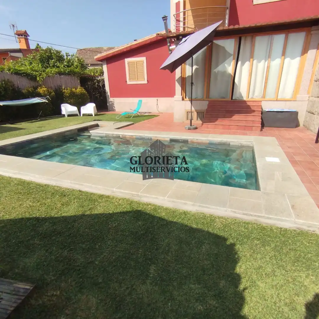 Piscina de Casa o xalet en venda en Vigo  amb Calefacció, Terrassa i Traster