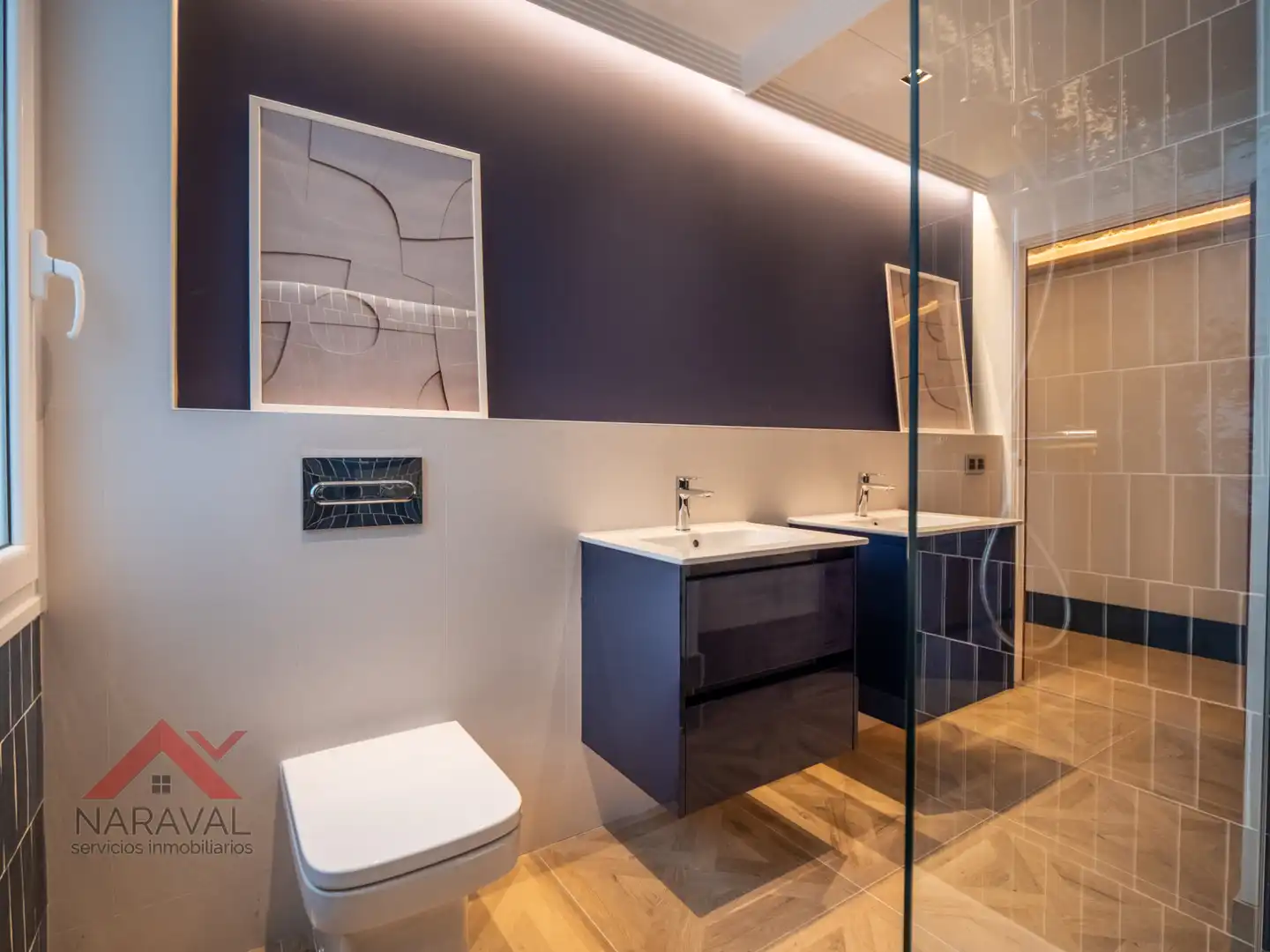 Bathroom of Flat for sale in  Pamplona / Iruña  with Air Conditioner, Heating and Oven
