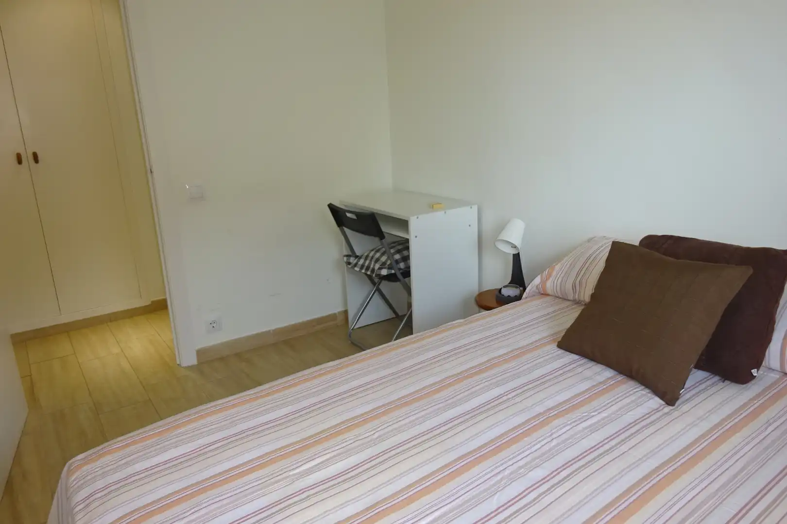 Flat for rent in Carrer de Bordeus, Barri de les Corts