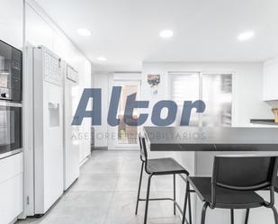 Kitchen of Flat for sale in  Madrid Capital  with Air Conditioner and Swimming Pool